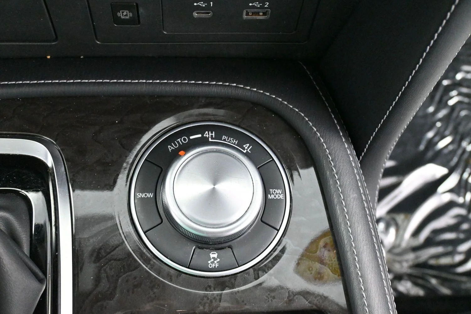 Used 2024 Anthracite Gray INFINITI LUXE image 32
