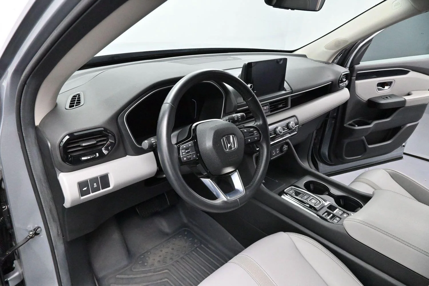 Used 2024 Lunar Silver Metallic Honda EX-L 7 Passenger image 13