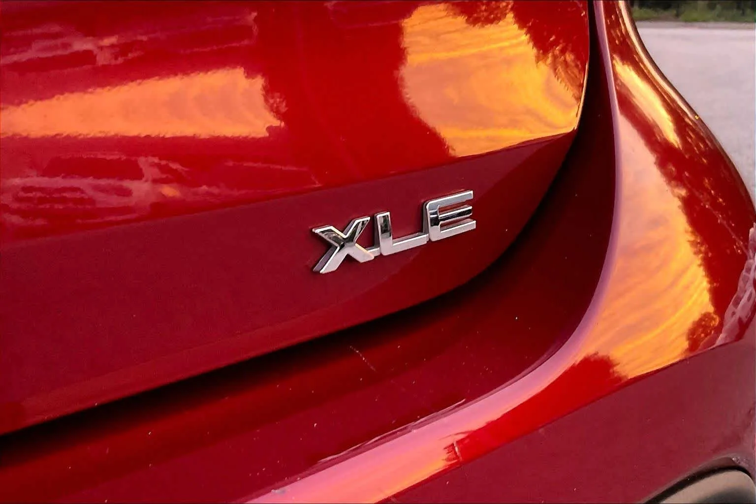 Used 2022 Ruby Flare Pearl Toyota XLE image 10