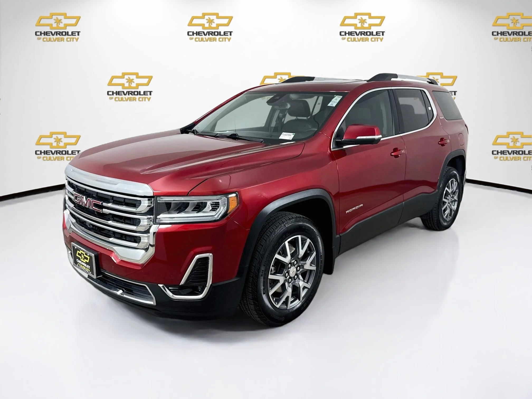 Used 2023 Volcanic Red Tintcoat GMC SLT image 3