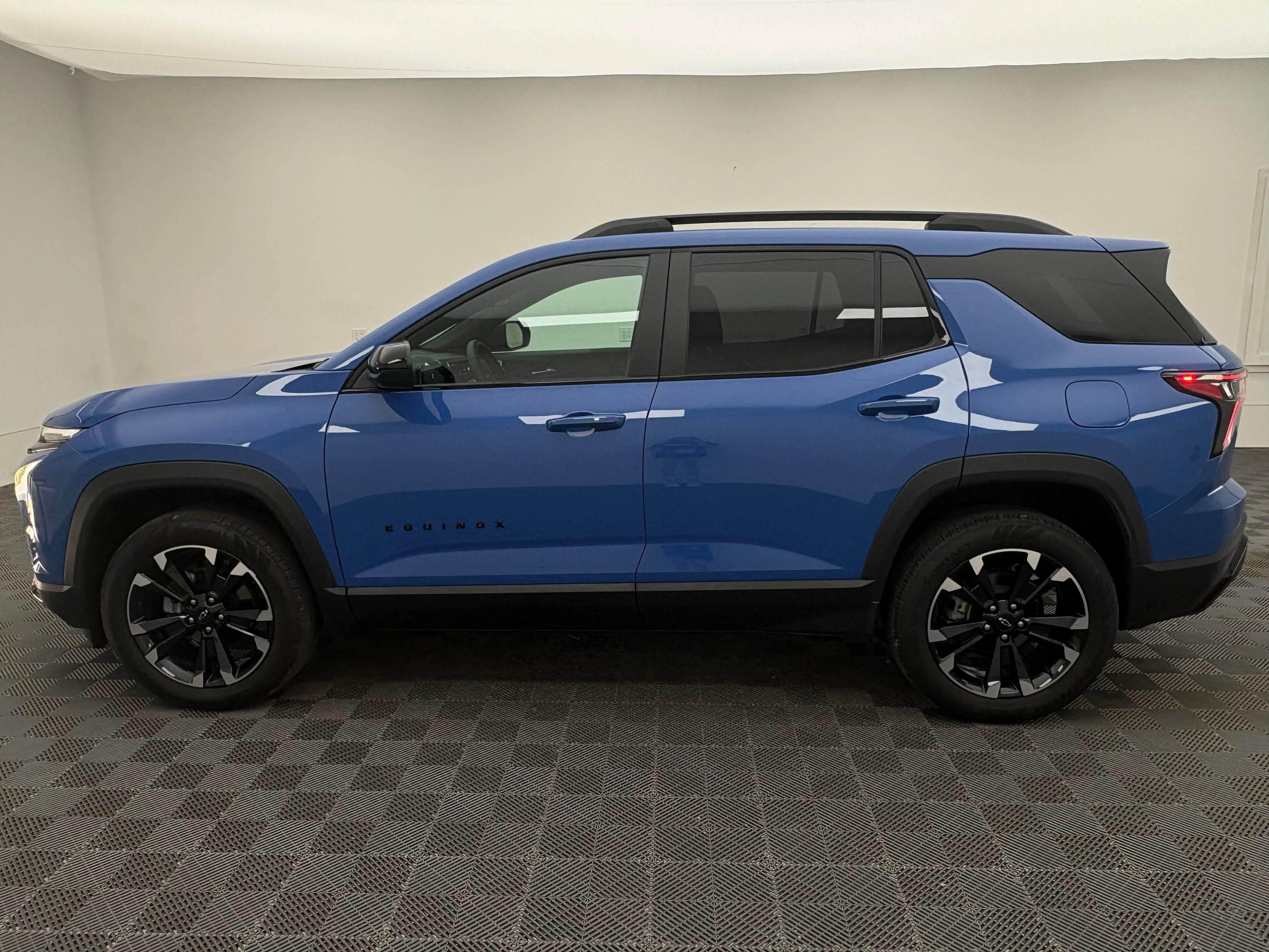 Used 2025 Reef Blue Metallic Chevrolet RS image 11