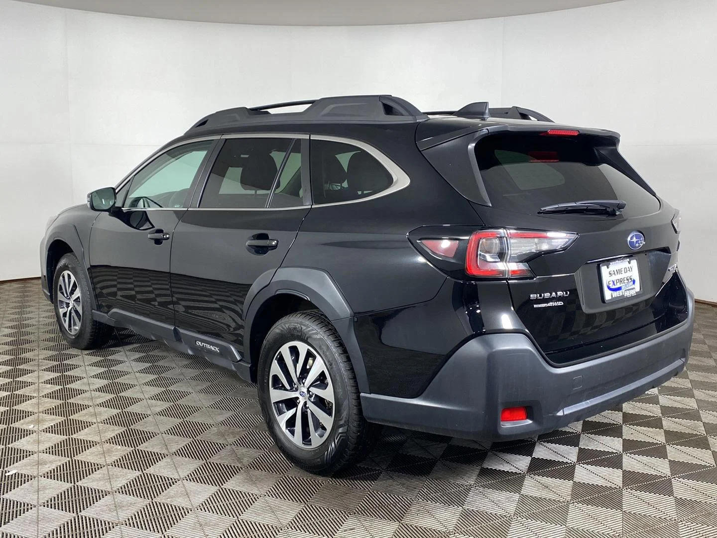 Used 2024 Crystal Black Silica Subaru Premium image 8