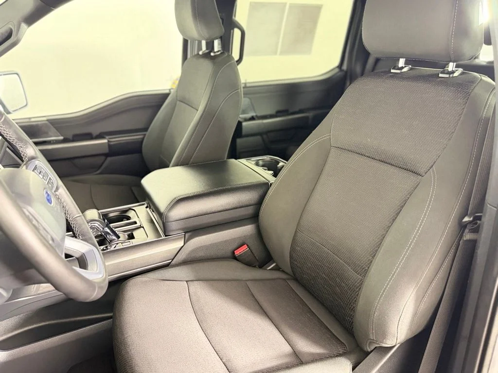 Used 2023 Silver Ford XLT image 10