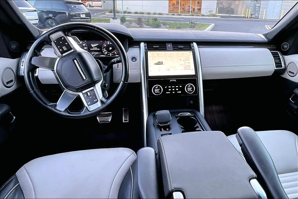 Used 2021 Brown Land Rover HSE R-Dynamic image 15