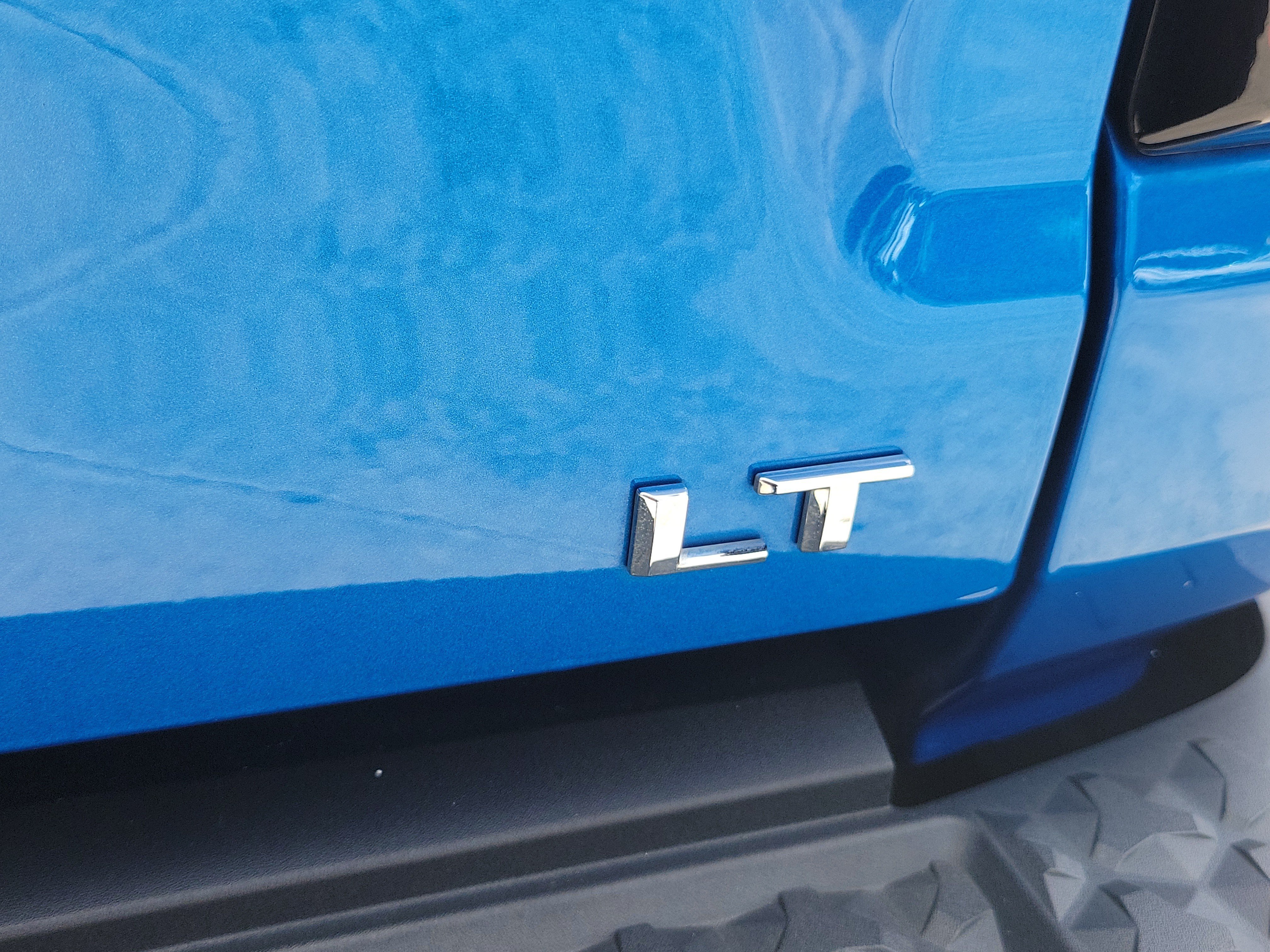 Used 2023 Glacier Blue Metallic Chevrolet 2WD LT image 8