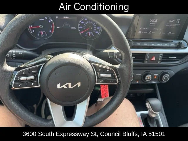 Used 2023 Red Kia LXS image 10