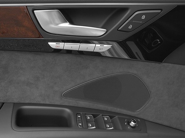 Used 2014  Audi 4.0T image 19