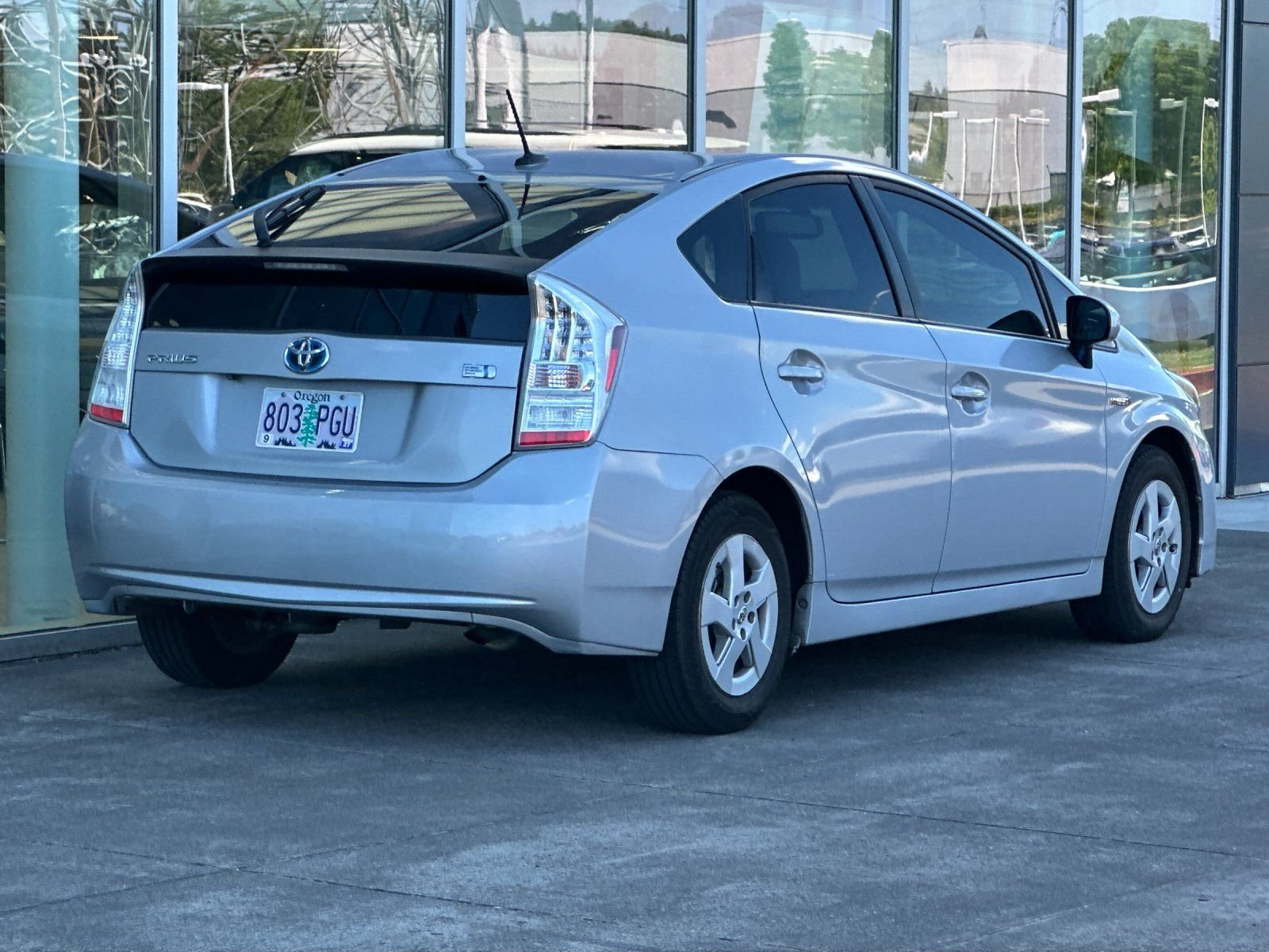 Used 2010 Classic Silver Metallic Toyota I image 3