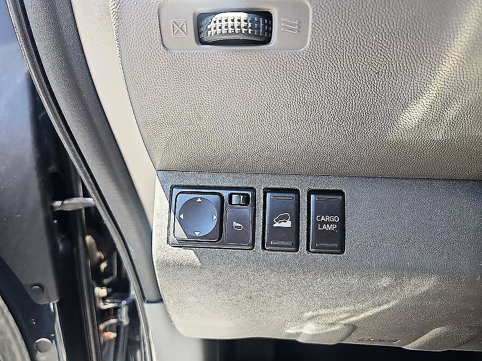 Used 2015 Arctic Blue Metallic Nissan SV image 13