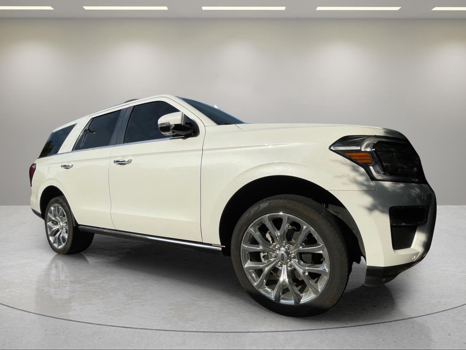 Used 2024 Star White Metallic Tri-Coat Ford Limited image 1