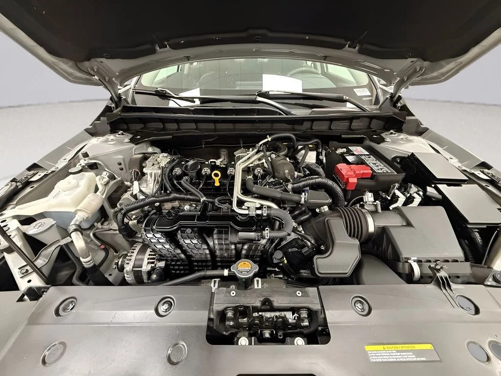 Used 2022 Silver Nissan 2.5 S image 22
