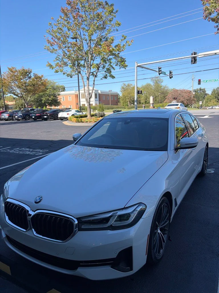 Used 2021 White BMW 530e iPerformance image 1