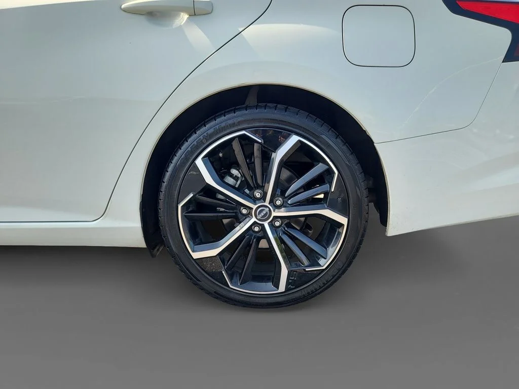 Used 2024 White Nissan 2.5 SR image 8