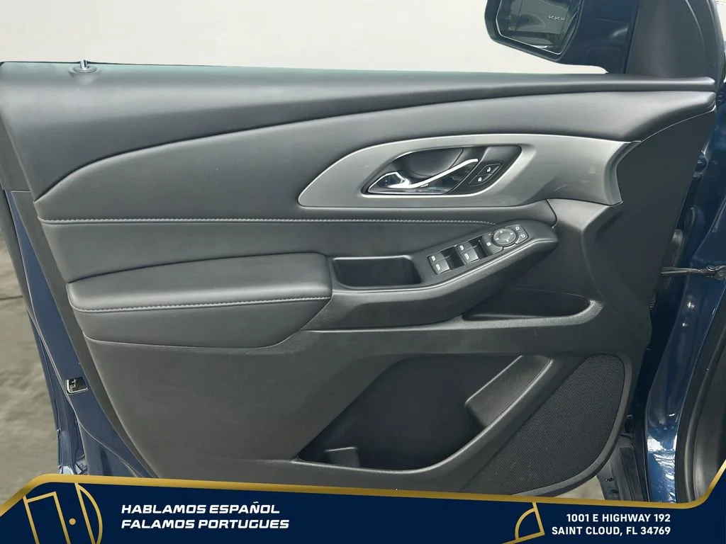 Used 2022 Northsky Blue Metallic Chevrolet LT Cloth image 10