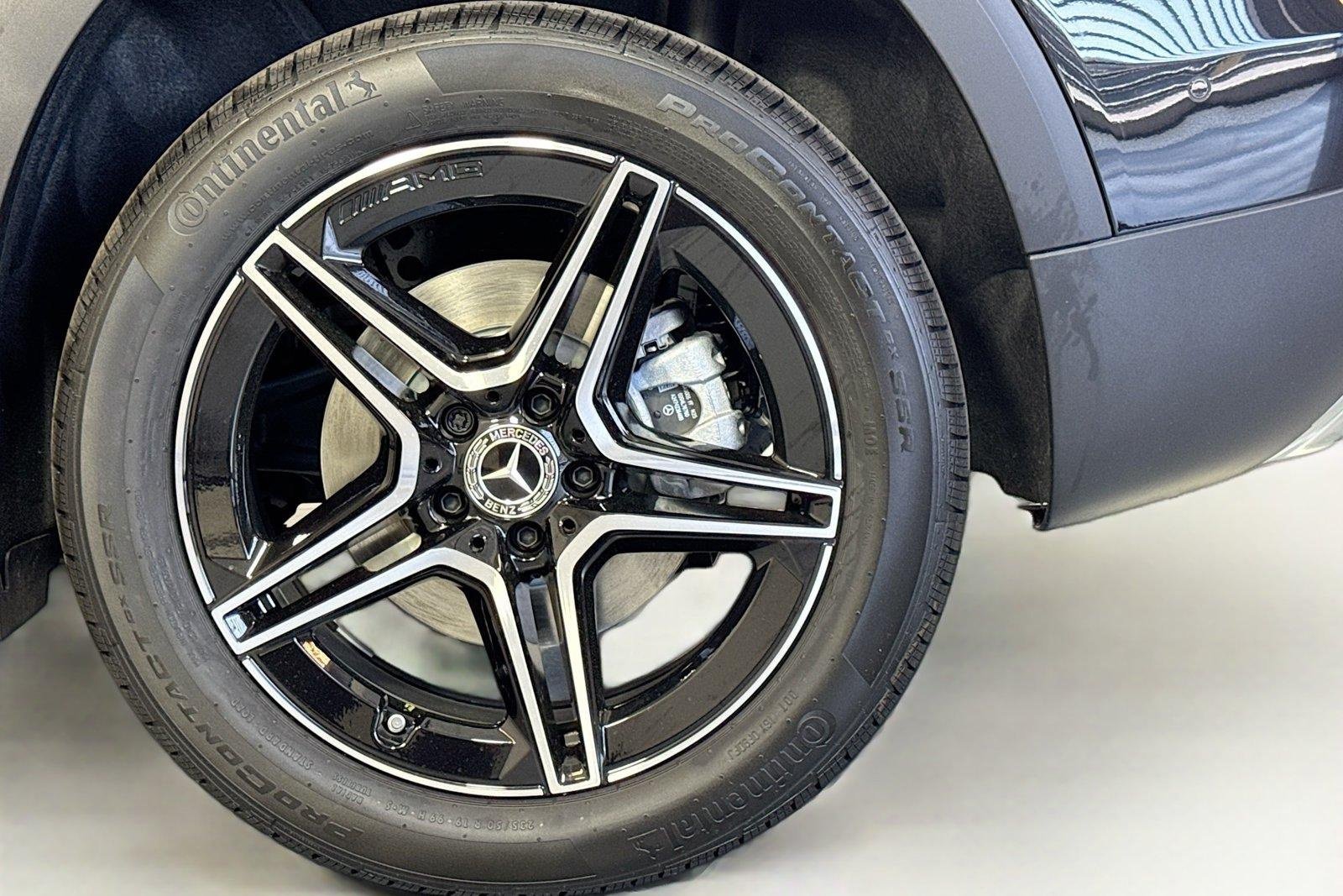 New 2026 Cosmos Black Metallic Mercedes-Benz GLB 250 image 29
