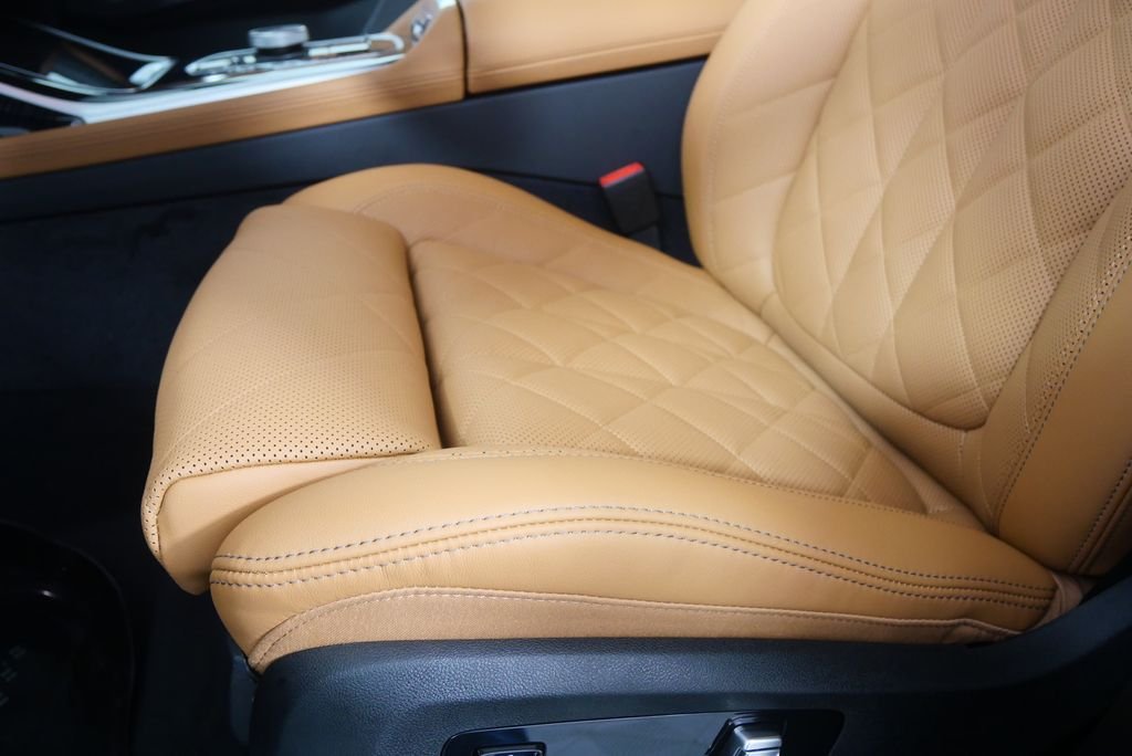 Used 2027 Manhattan Green Metallic BMW xDrive40i image 9