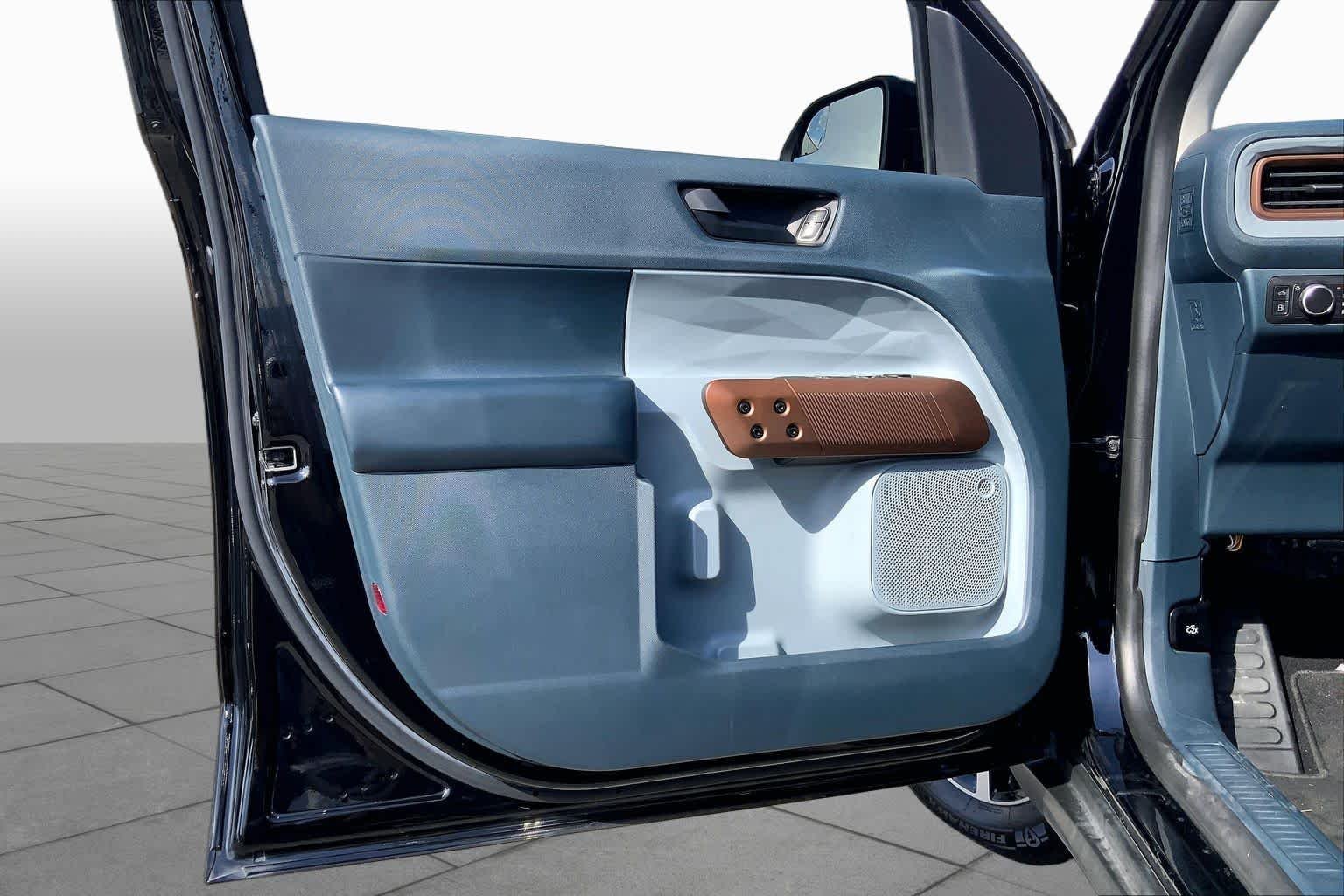 Used 2022 Shadow Black Ford Lariat image 20