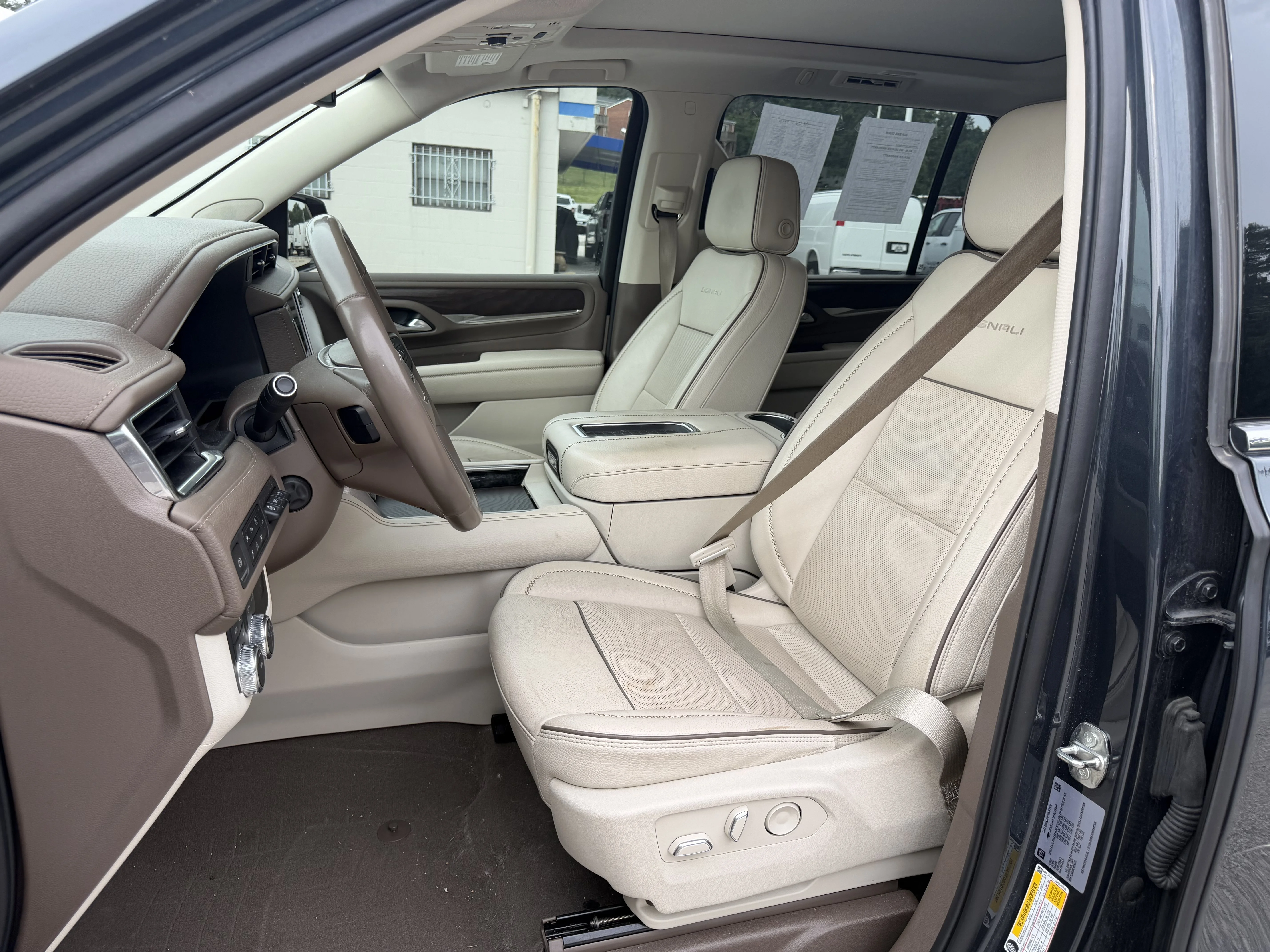Used 2022 Hunter Metallic GMC Denali image 13