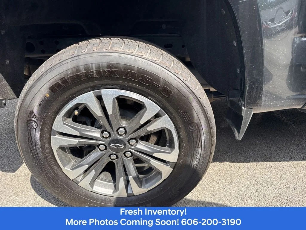 Used 2022 Black Chevrolet Z71 image 5