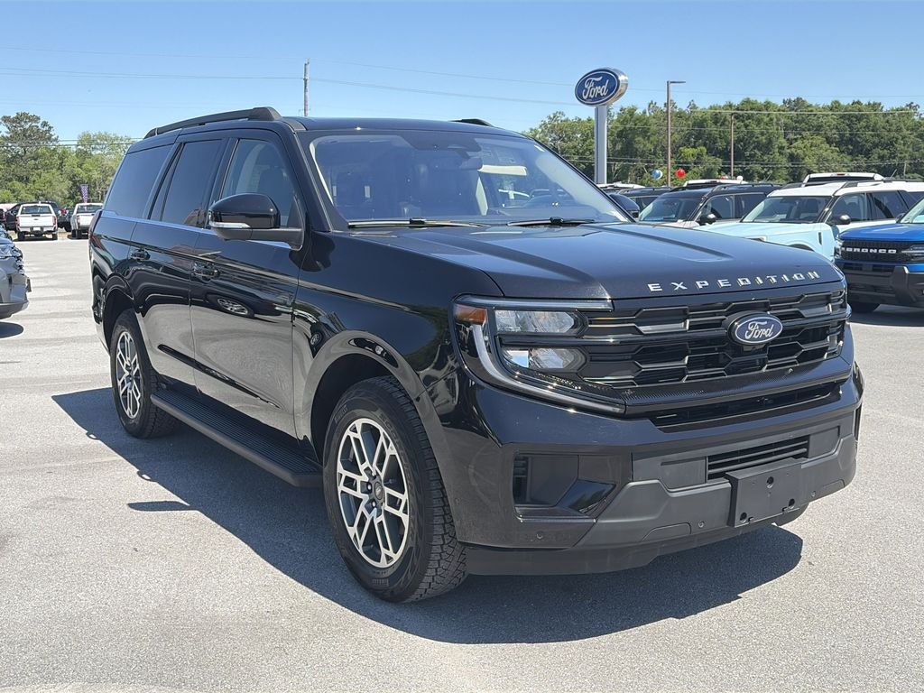 Used 2025 Black Ford Active image 9