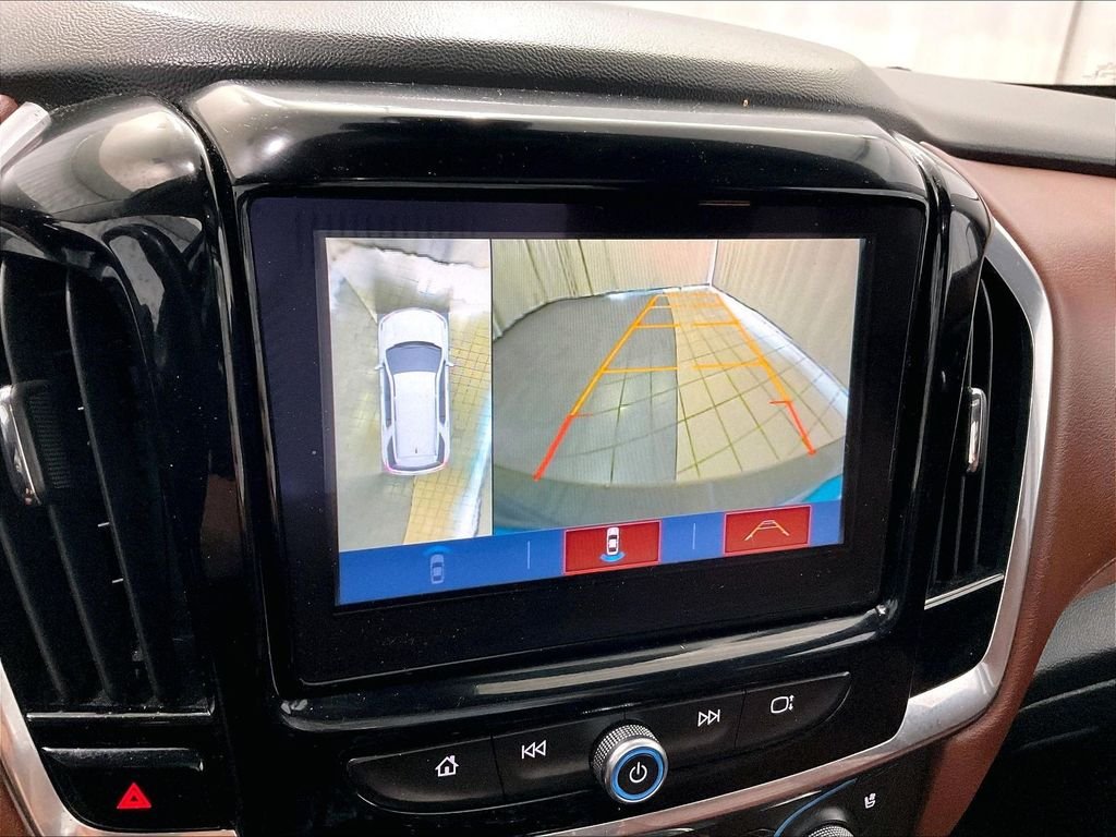 Used 2018 Mosaic Black Metallic Chevrolet High Country image 20