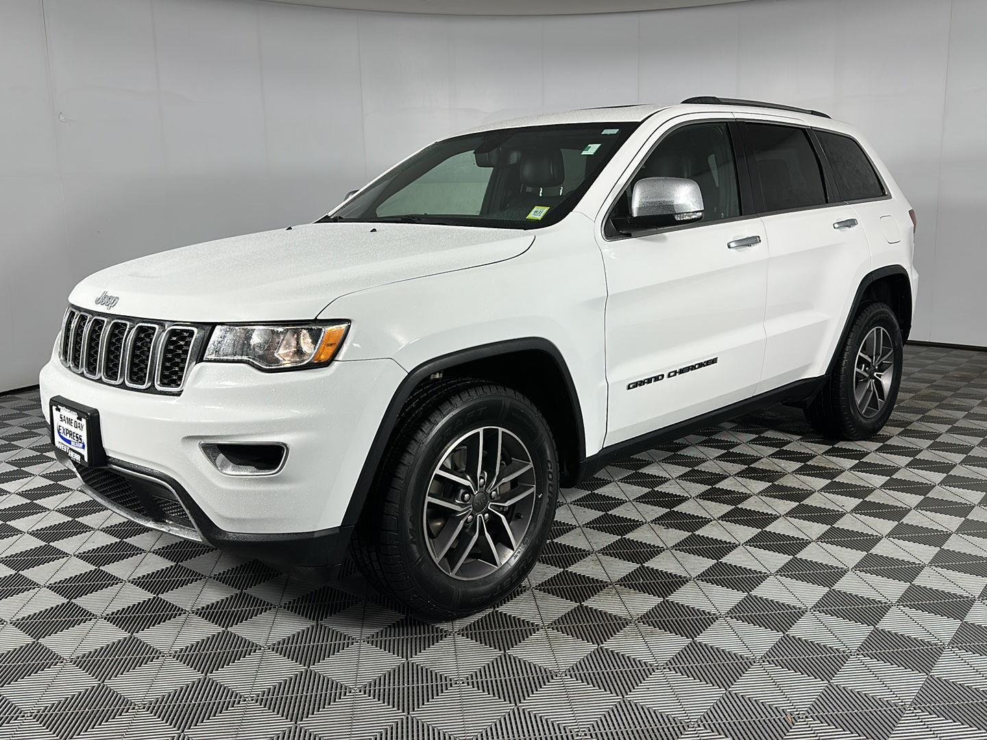 Used 2020 Bright White Clearcoat Jeep Limited image 3