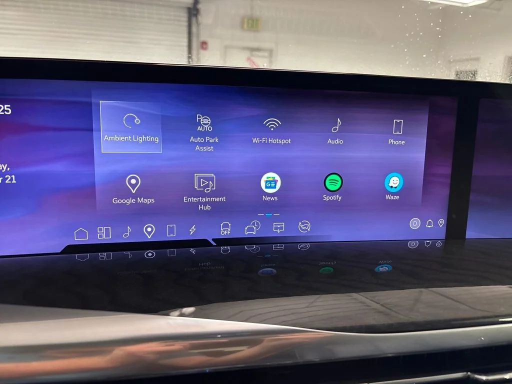 2025 Cadillac Escalade IQ Luxury 2 - Photo 42