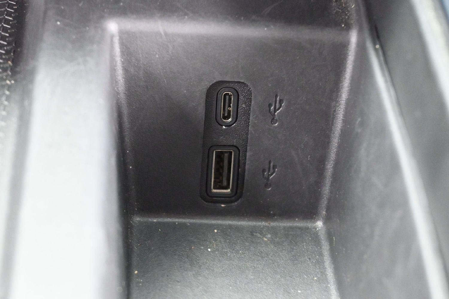 Used 2025 Sterling Metallic GMC AT4 image 29
