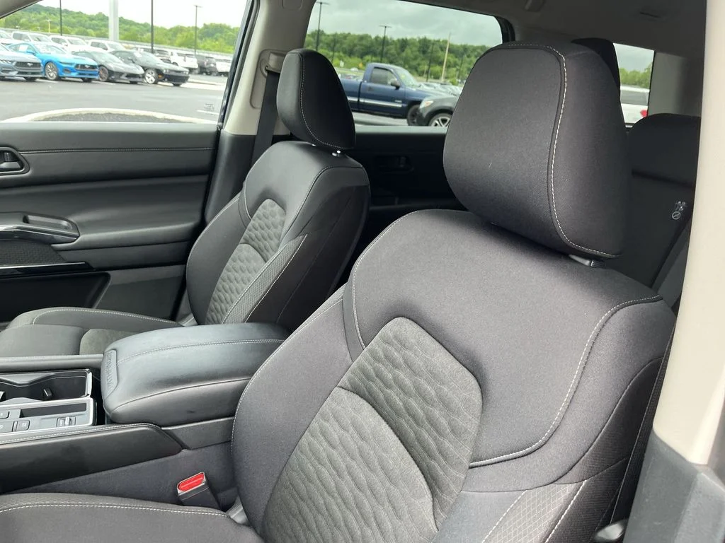 Used 2025 Blue Nissan SV image 11