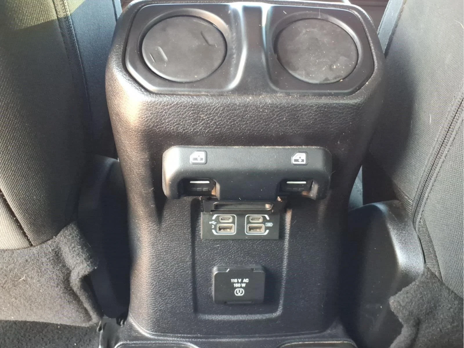Used 2018 Black Jeep Sahara image 12