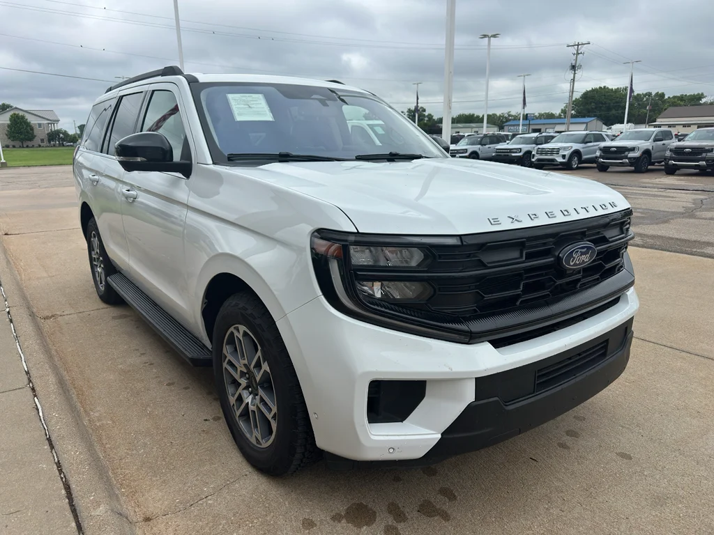 Used 2025 White Ford Active image 7