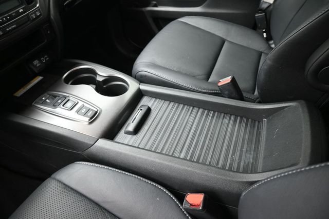 Used 2023 White Honda EX-L image 9