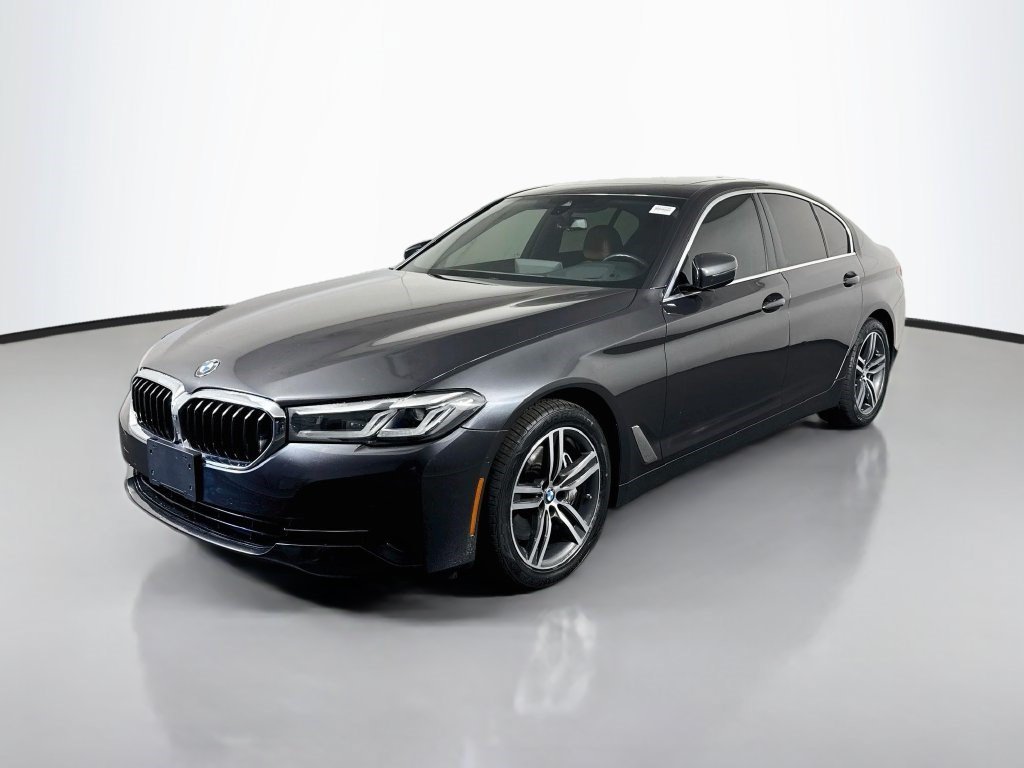 Used 2021 Dark Graphite Metallic BMW 540i xDrive image 3