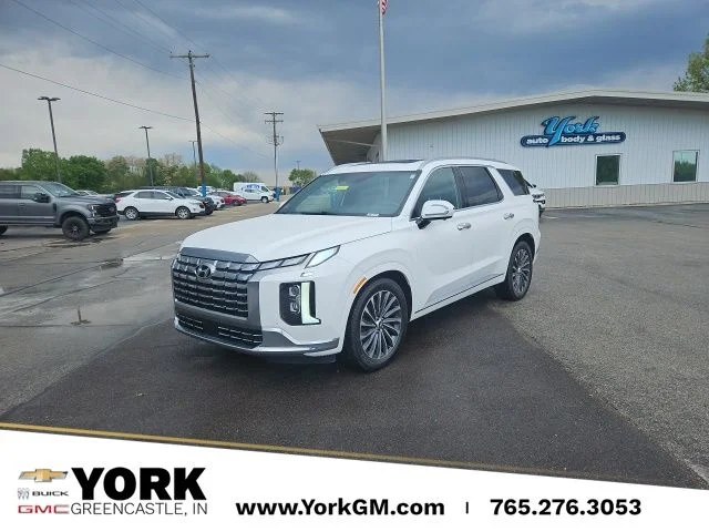 Used 2023 White Hyundai Calligraphy image 1
