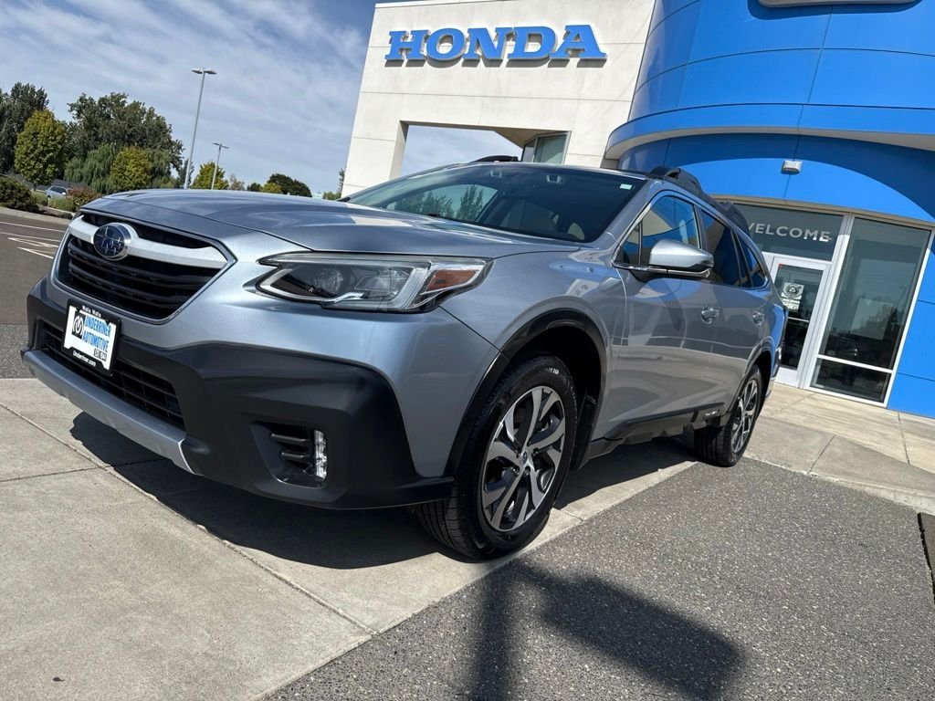 Used 2020 Ice Silver Metallic Subaru Limited image 18