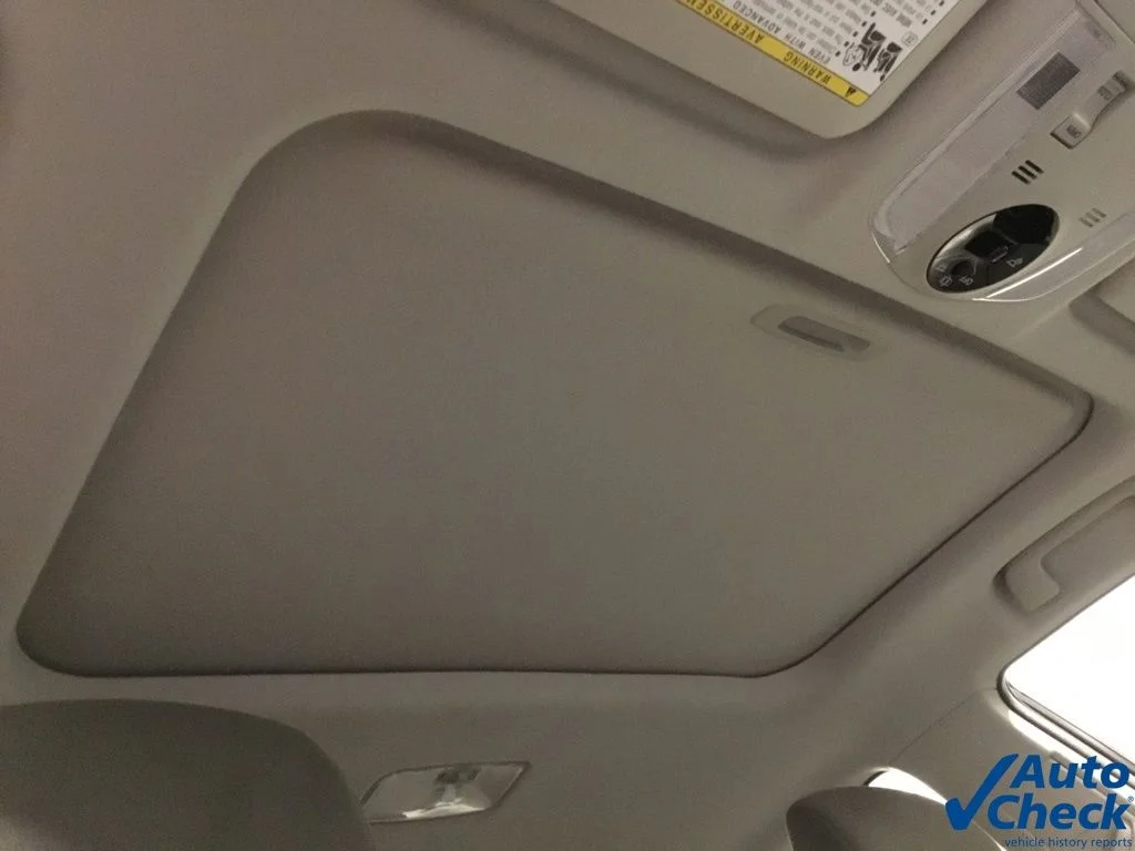 Used 2015 Silver Toyota Three image 40