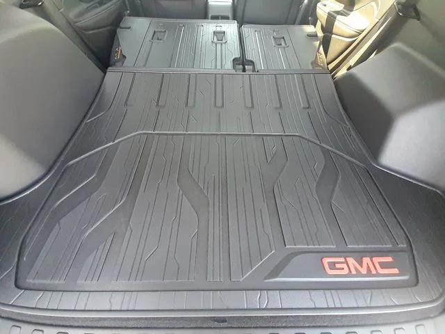 Used 2023 White GMC Denali image 48