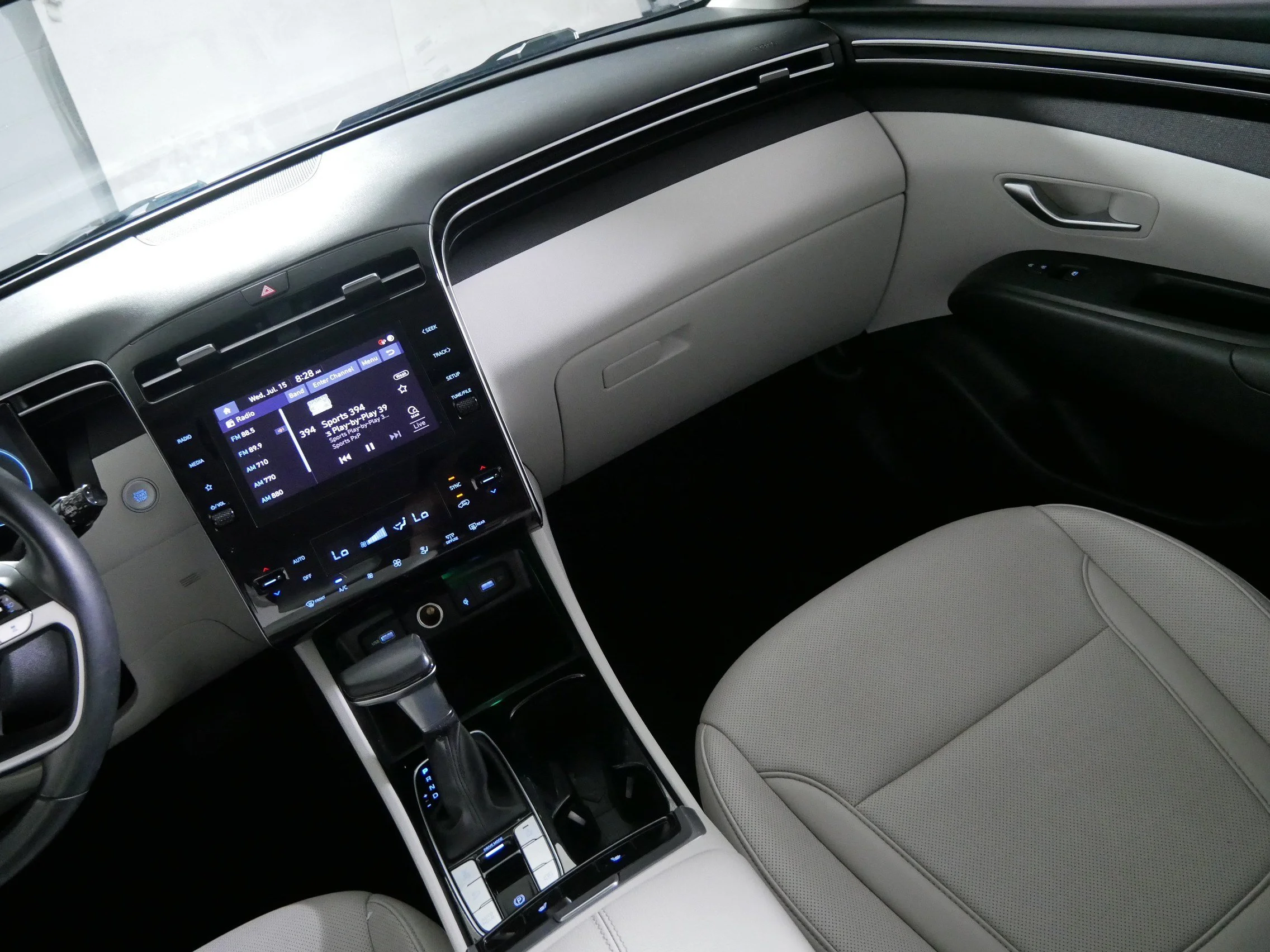 Used 2023 Phantom Black Hyundai SEL image 11