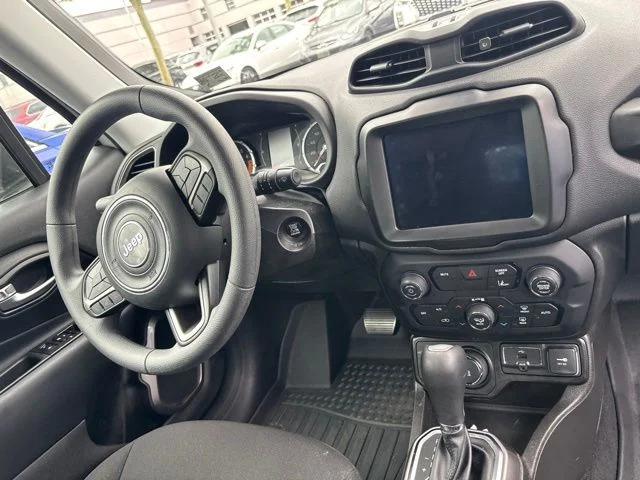 Used 2022 Alpine White Clearcoat Jeep Sport image 10