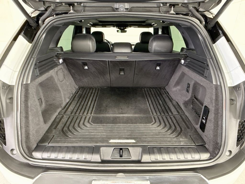 Used 2024 Fuji White Land Rover SE image 26