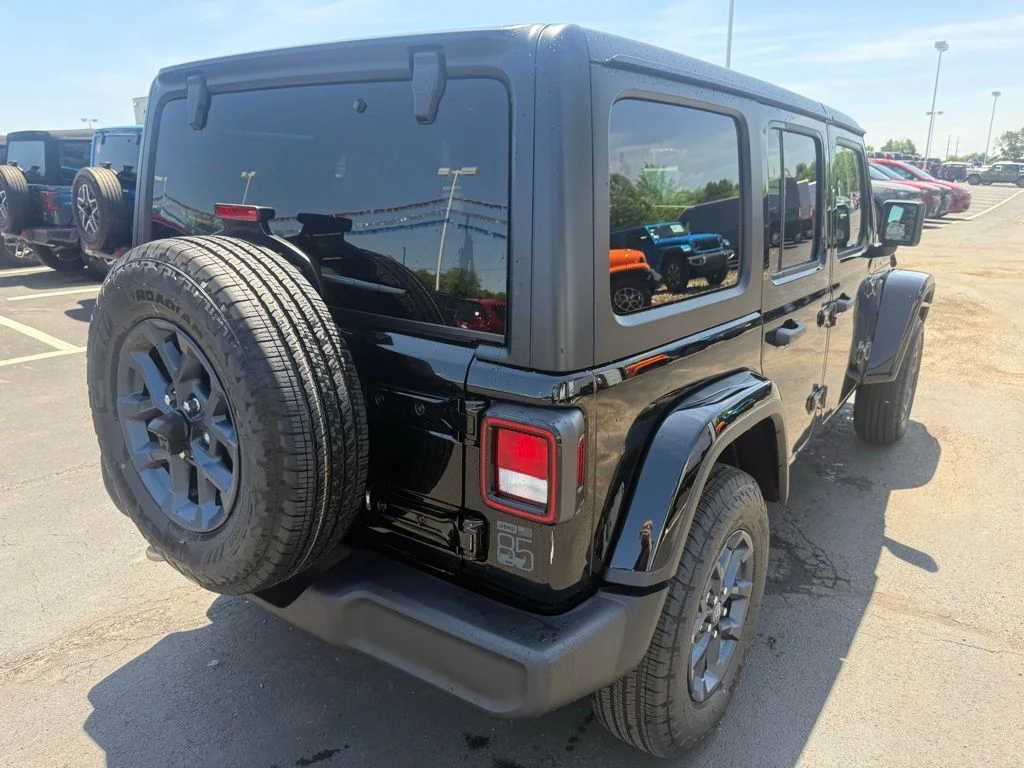 New 2026 Black Clear-Coat Exterior Paint Jeep 85th Anniversary Edition image 3