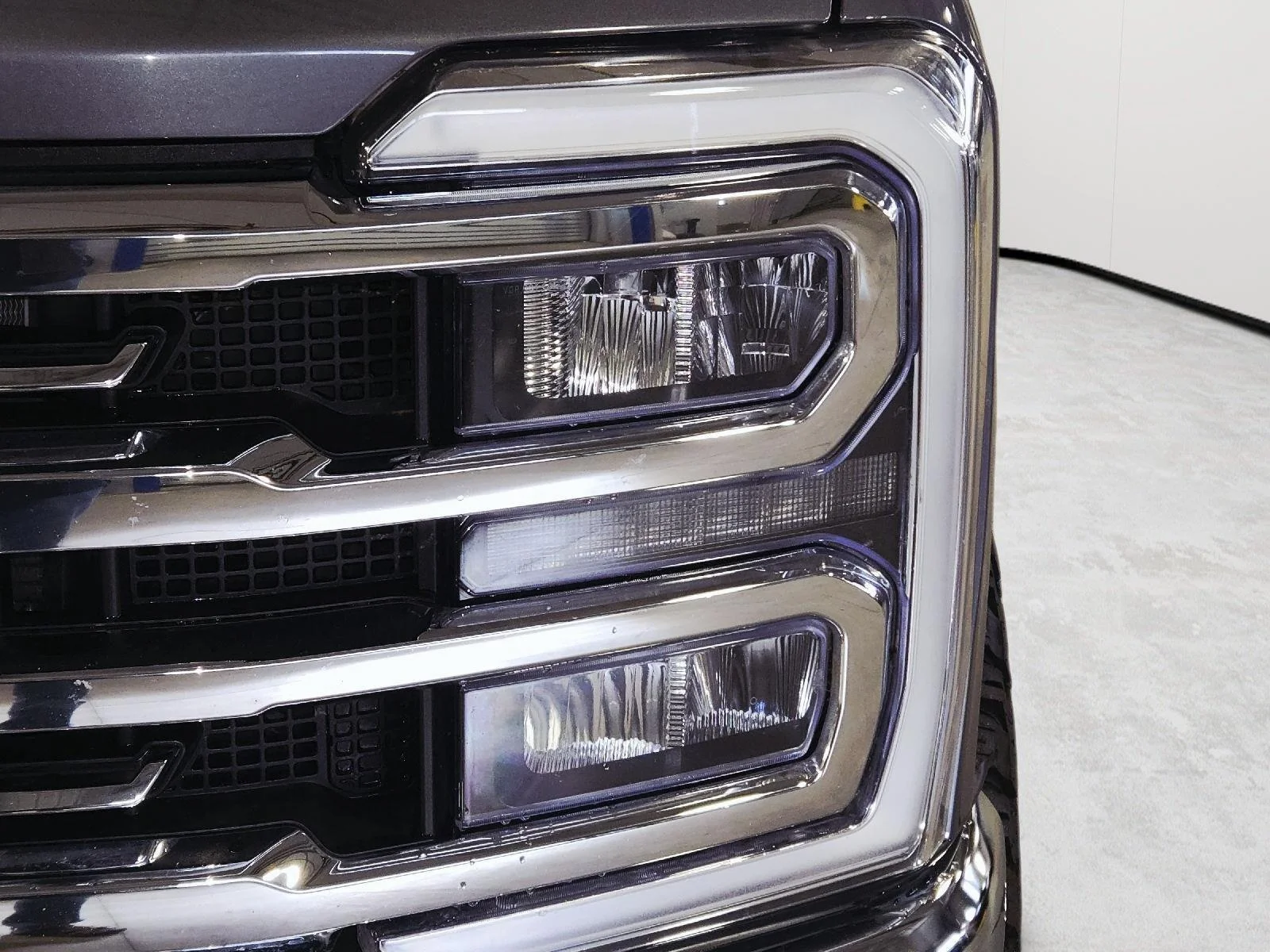 Used 2024 Carbonized Gray Ford Lariat image 13
