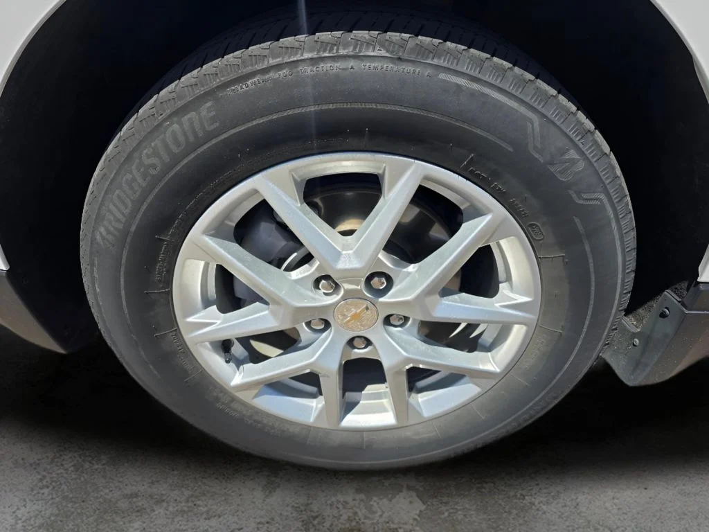 Used 2023 Summit White Chevrolet LT image 32