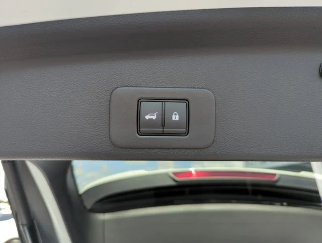 Used 2025 White Nissan SL image 21