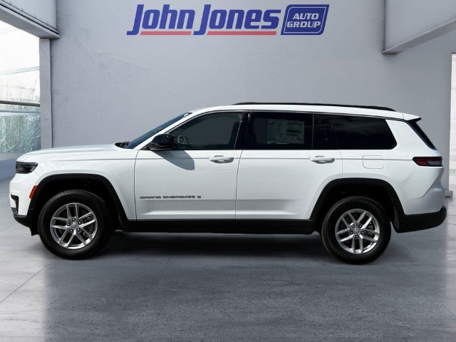 New 2026 Bright White Clear-Coat Exterior Paint Jeep Laredo image 2