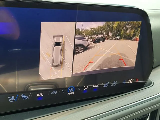 2025 Chevrolet Suburban Premier - Photo 23
