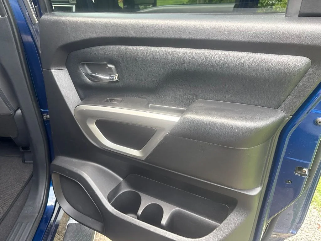 Used 2021 Blue Nissan SV image 15