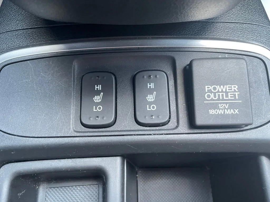 Used 2016 Mountain Air Metallic Honda Touring image 19