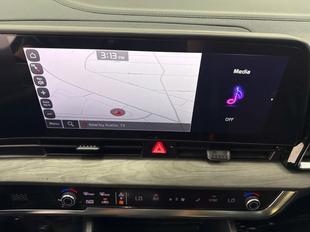 Used 2024 Green Kia X-Line image 16