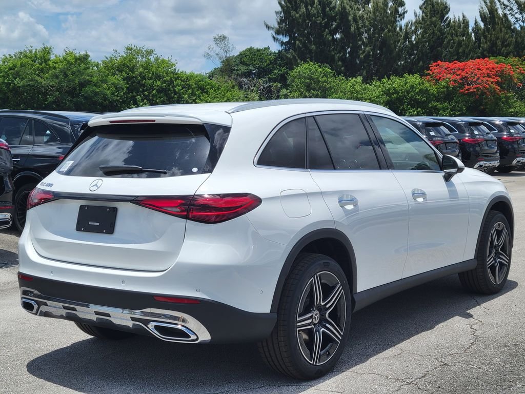 New 2026 Polar White Mercedes-Benz GLC 300 image 33